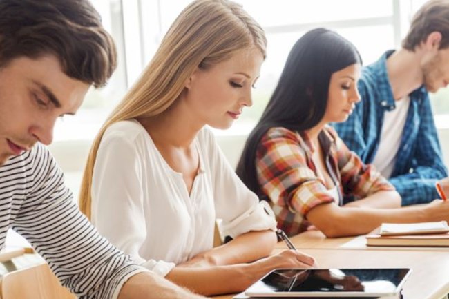 Why are Kisalay Commerce Classes the Best for Commerce Classes in Prayagraj?