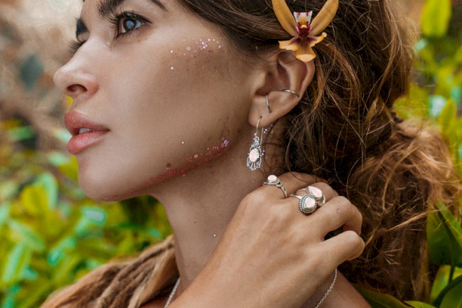 The way to style Rose Quartz rings for each event: recommendations and trends