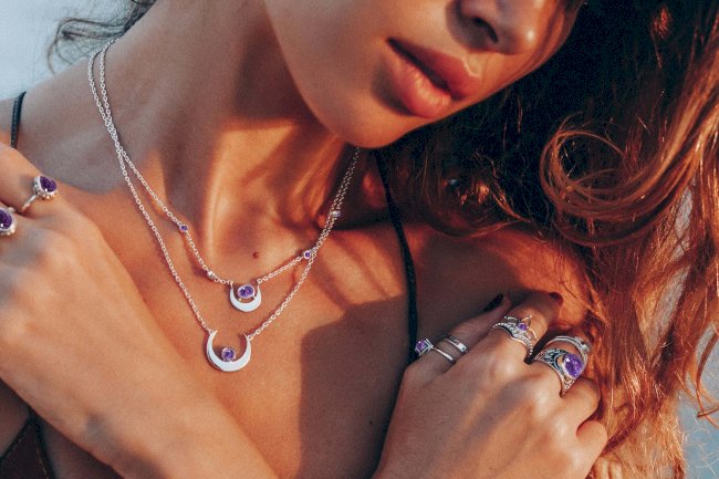 Charoite Jewelry: The Enigmatic Beauty of Siberia's Purple Gemstone