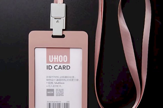 Metal ID Card Holder Trends for Modern Professionals