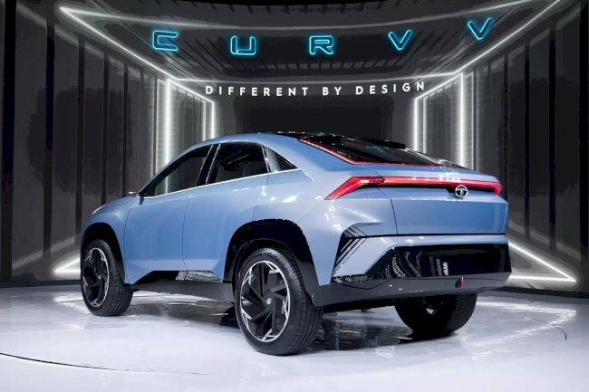 EVs vs Hybrids: What Should You Buy in 2025?