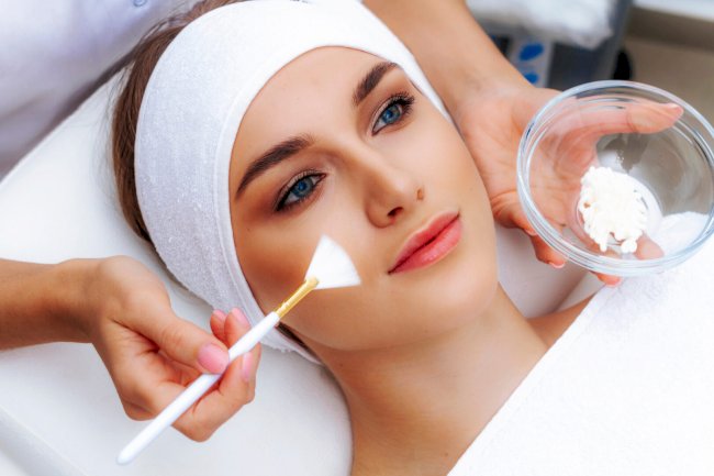Say Goodbye to Acne with Cold Peel Therapy