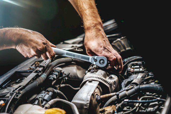 Why Timely Car Engine Repair in Dubai Can Save You Money