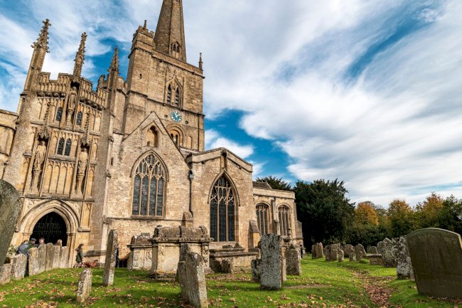 eSimTrav: Affordable UK eSIM Plans for Travelers