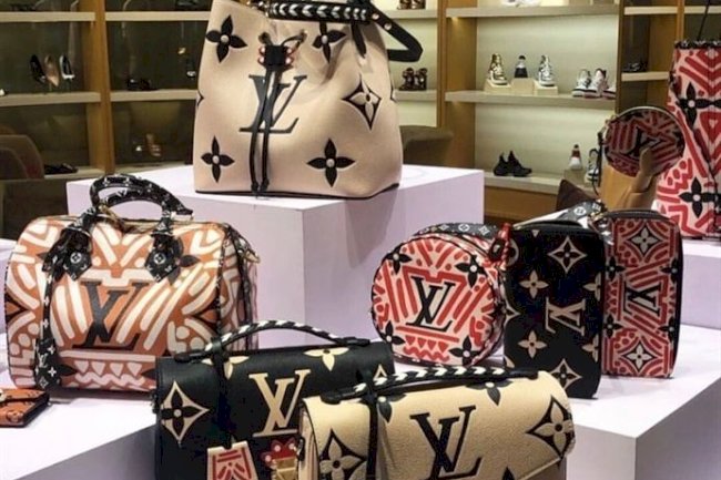 The Rise of Designer Replicas: Fashion, Affordability, and Ethical Dilemmas