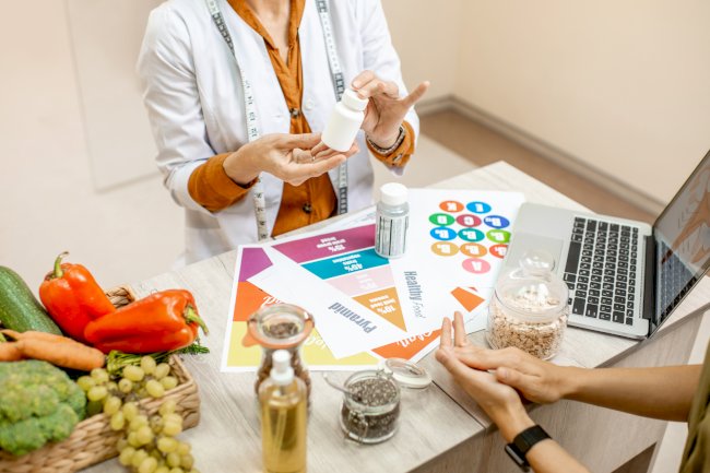 What’s the Role of a Nutritionist & Dietitian in Fitness?