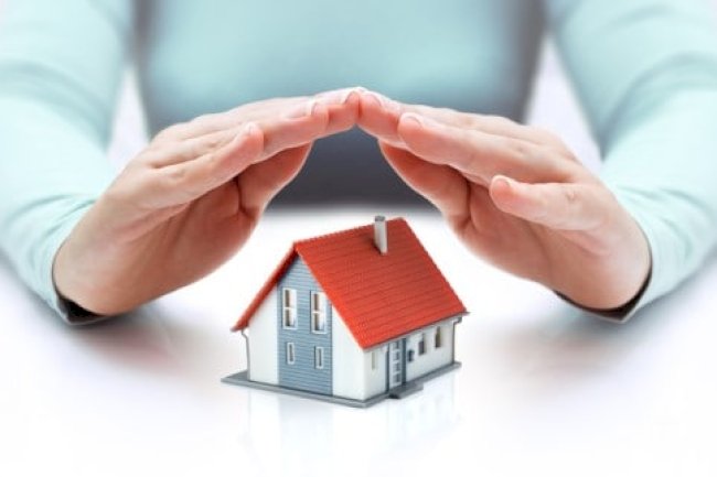 How to Work with a Homeowners Insurance Adjuster After a Claim