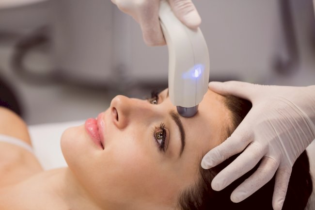 Best Dermatologist in Dubai: How to Manage Oily and Acne-Prone Skin