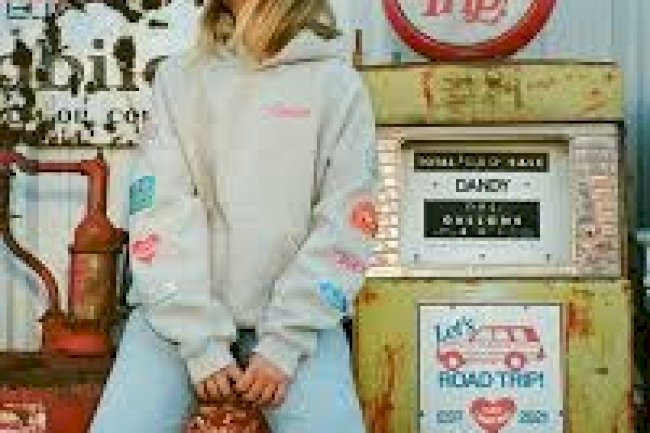 15 Trendy Outfit Ideas with Dandy Hoodie for Men & Women