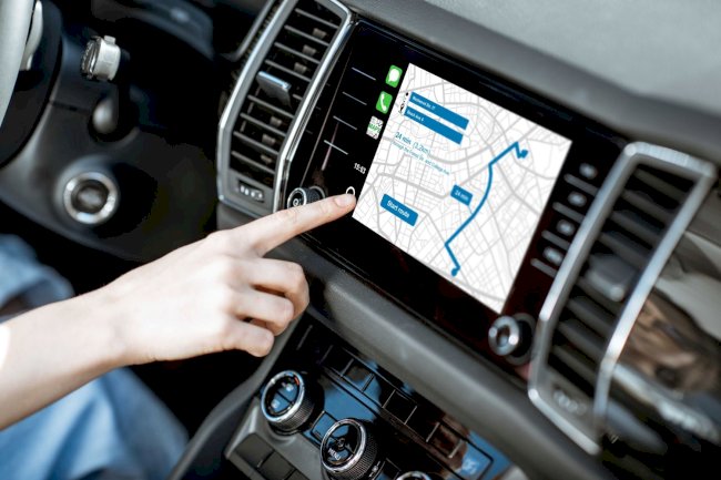 How Drivers and Pilots Use GPS Navigation