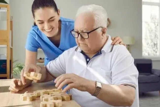 What Standards Indicate High-Quality Care in an Alzheimer’s Care Facility?