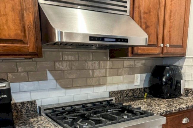 Why an Under Cabinet Kitchen Range Hood Is a Practical Choice