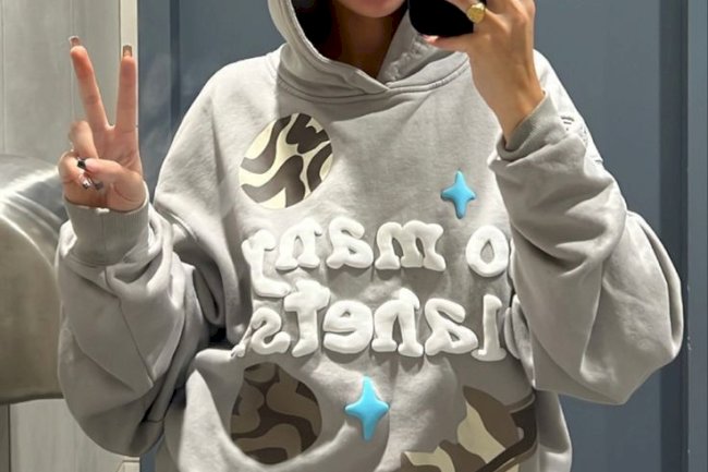 Broken Planet Hoodie: Fresh Style for Everyday Outfits