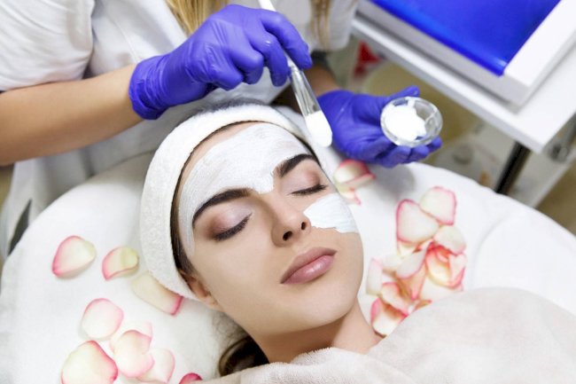 Beauty Treatments Before a Special Event: What Should You Schedule and When?
