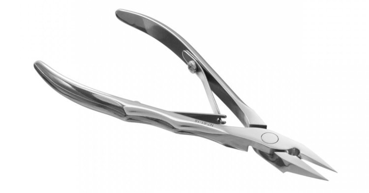 Long Reach Nail Clippers for Precision and Comfort