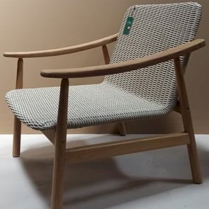 How to Style a Lounge Chair in Your Bedroom for a Chic Look