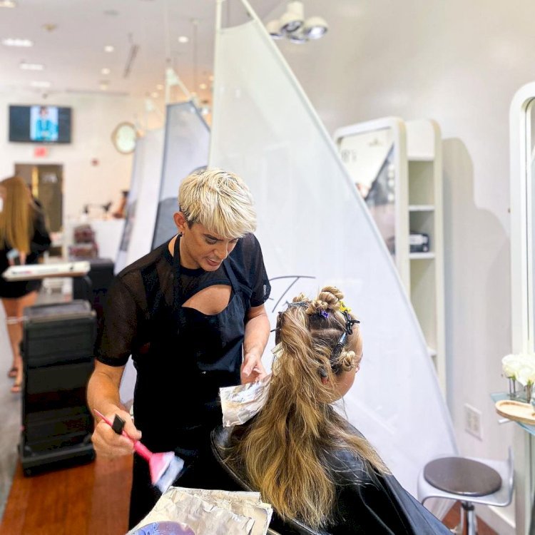 Hair Color Miami Appointments: What to Expect During Your Visit