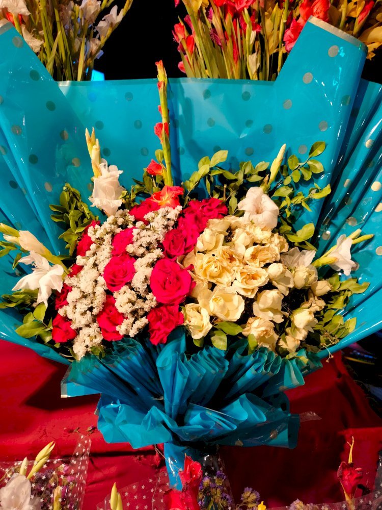 Same Day Flower Delivery in Lahore – Fresh Blooms, Fast Moments