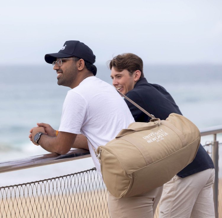 Bulk Headwear and Wholesale Bags: A Strategic Move for Business