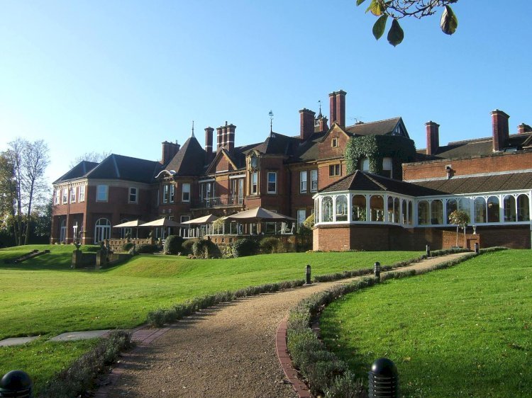 Transform Your Garden with Expert Landscaping in Walsall & Sutton Coldfield