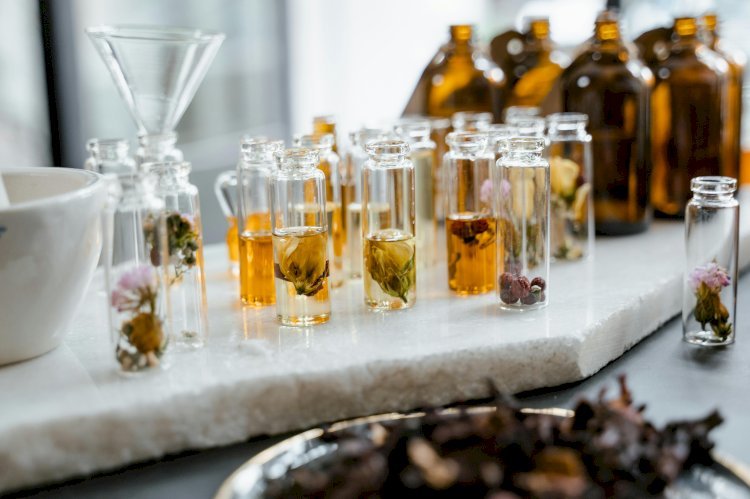 The Best Online Perfume Stores Reviewed by Experts