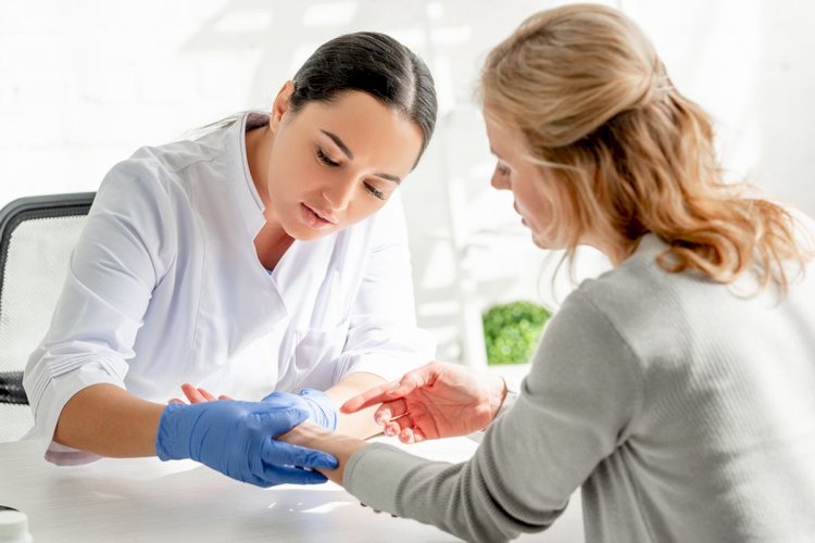 Can the Best Dermatologist Help with Skin Allergies?