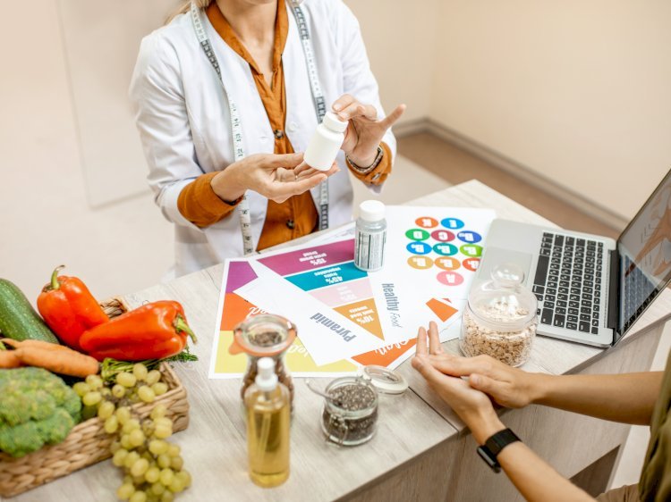 What’s the Role of a Nutritionist & Dietitian in Fitness?