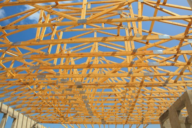Why Do Experts Prefer CAD Design Services for Roof Truss Design?