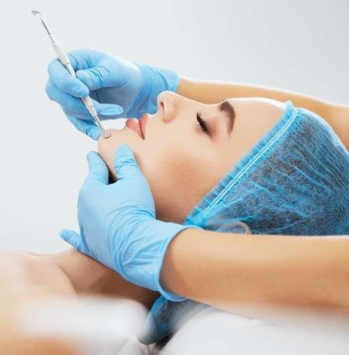 Best Dermatologist Insights for Hands That Always Feel Dry
