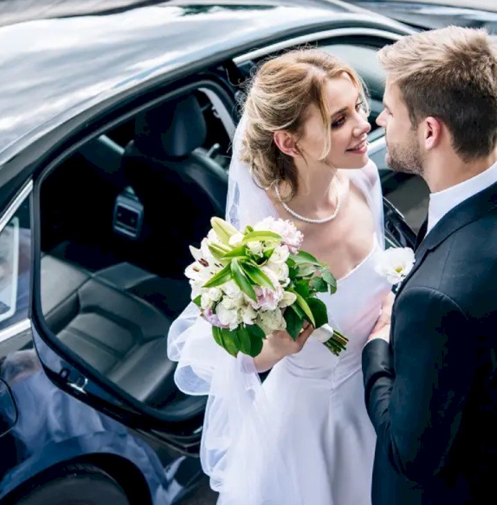 Arrive in Style: Your Guide to Stress-Free Wedding Transportation in Connecticut