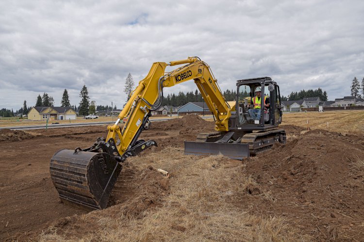 Heavy Equipment Seller Insights: Choosing the Right Machinery for Your Projects