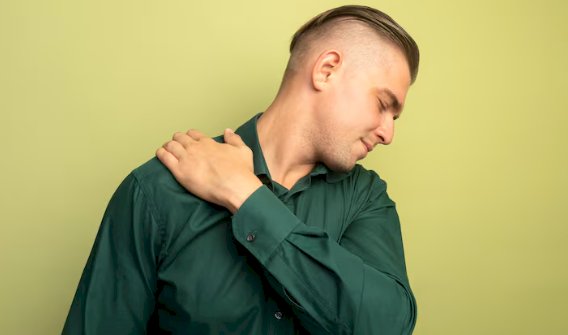 Pain Between Shoulder Blades When Breathing: Possible Reasons and When to Seek Help